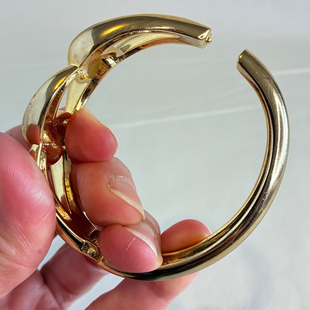Vintage Gold Tone Clamper Bracelet Chunky Hinged Bangle Statement Jewelry - Picture 5 of 9